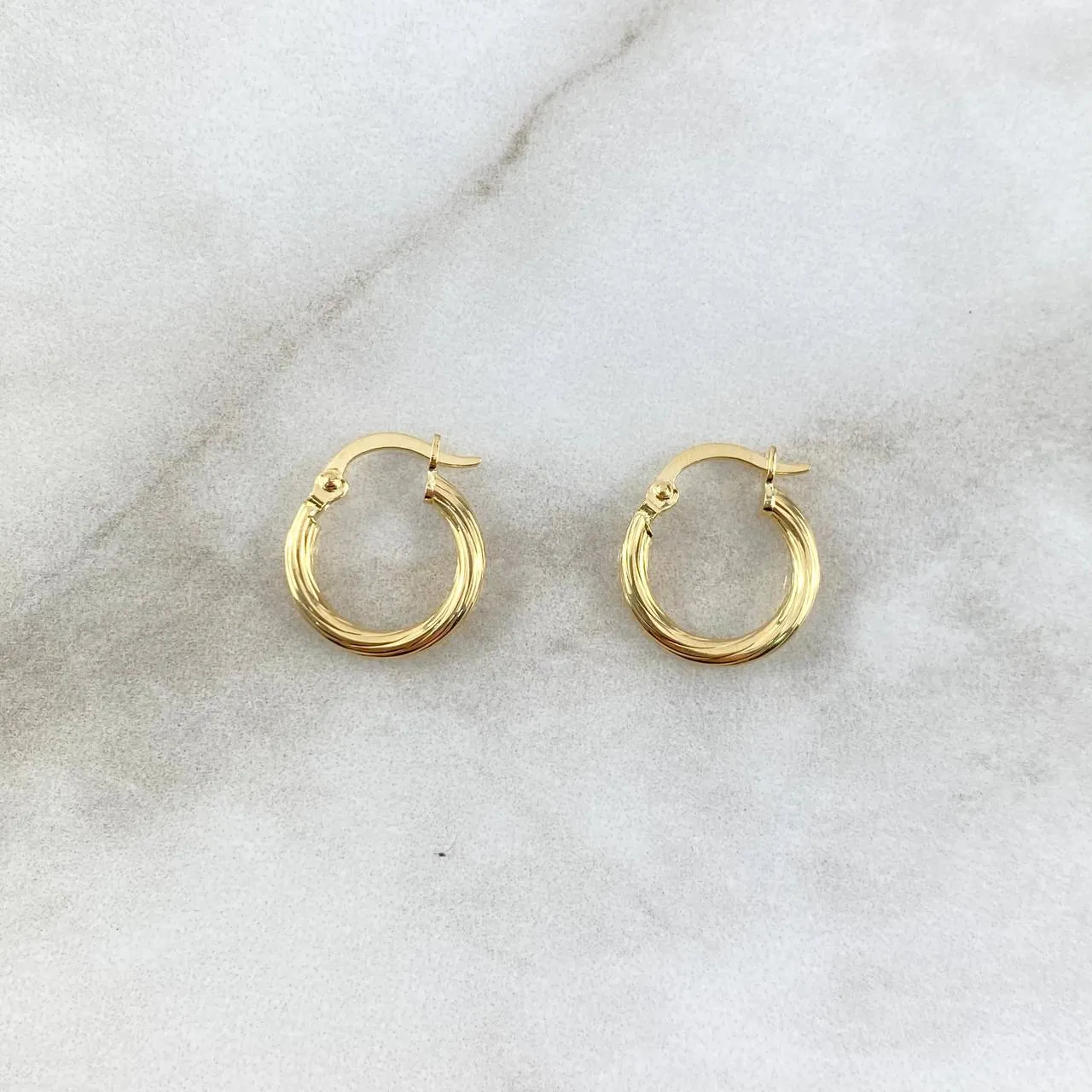 18K Yellow Gold Lore Braided Hoop Earrings 0.95gr / 0.59in