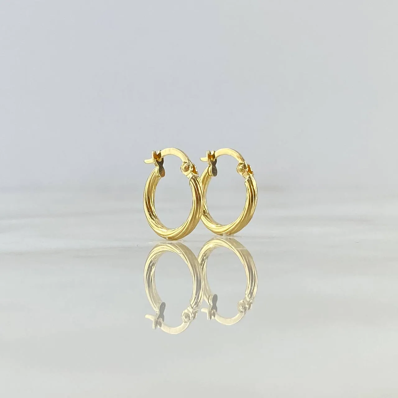 18K Yellow Gold Lore Braided Hoop Earrings 0.95gr / 0.59in