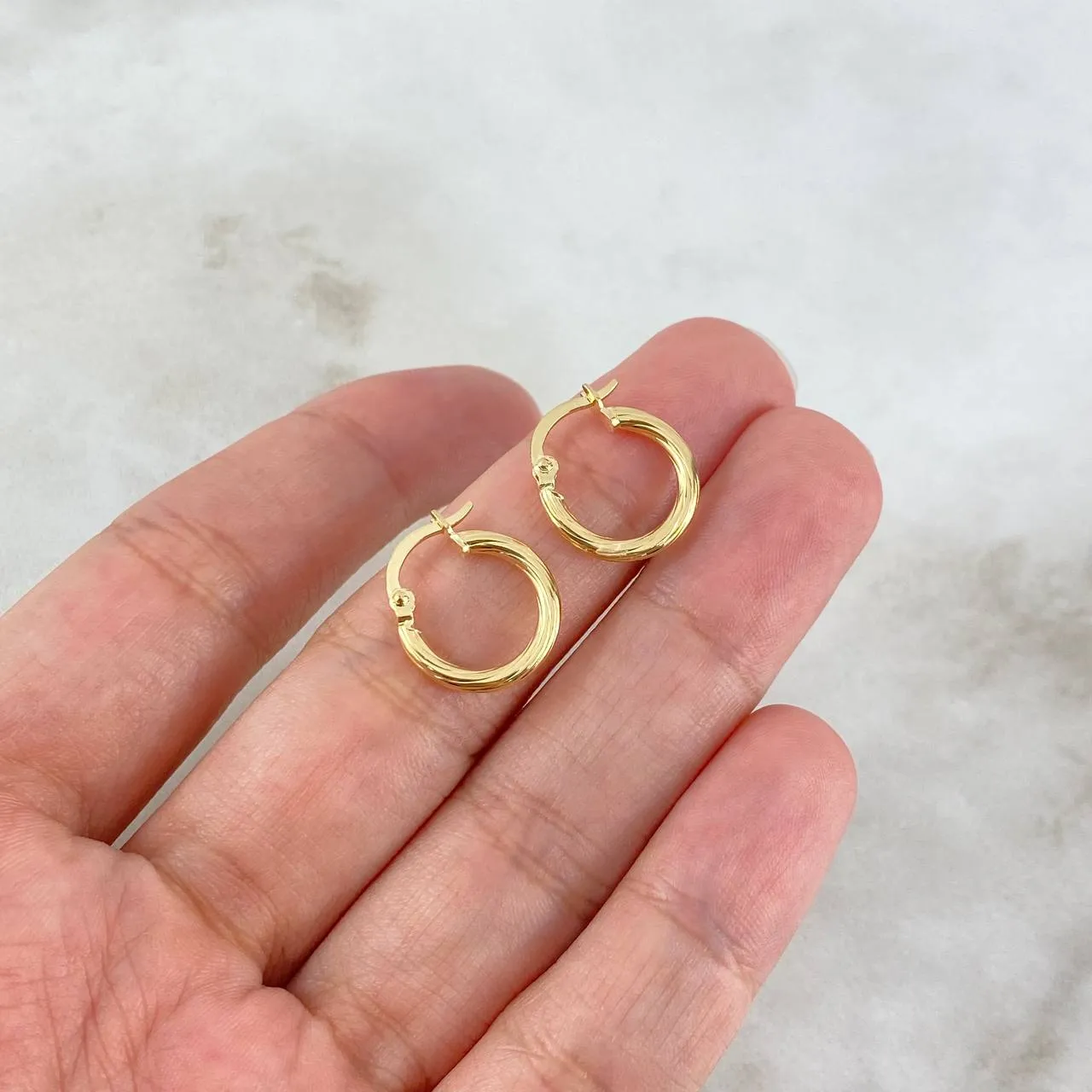 18K Yellow Gold Lore Braided Hoop Earrings 0.95gr / 0.59in
