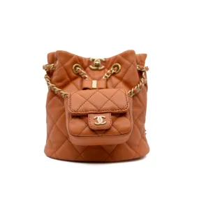 23A Small Quilted Calfskin CC Chain Bucket Backpack Orange Ghw Seri J5NX