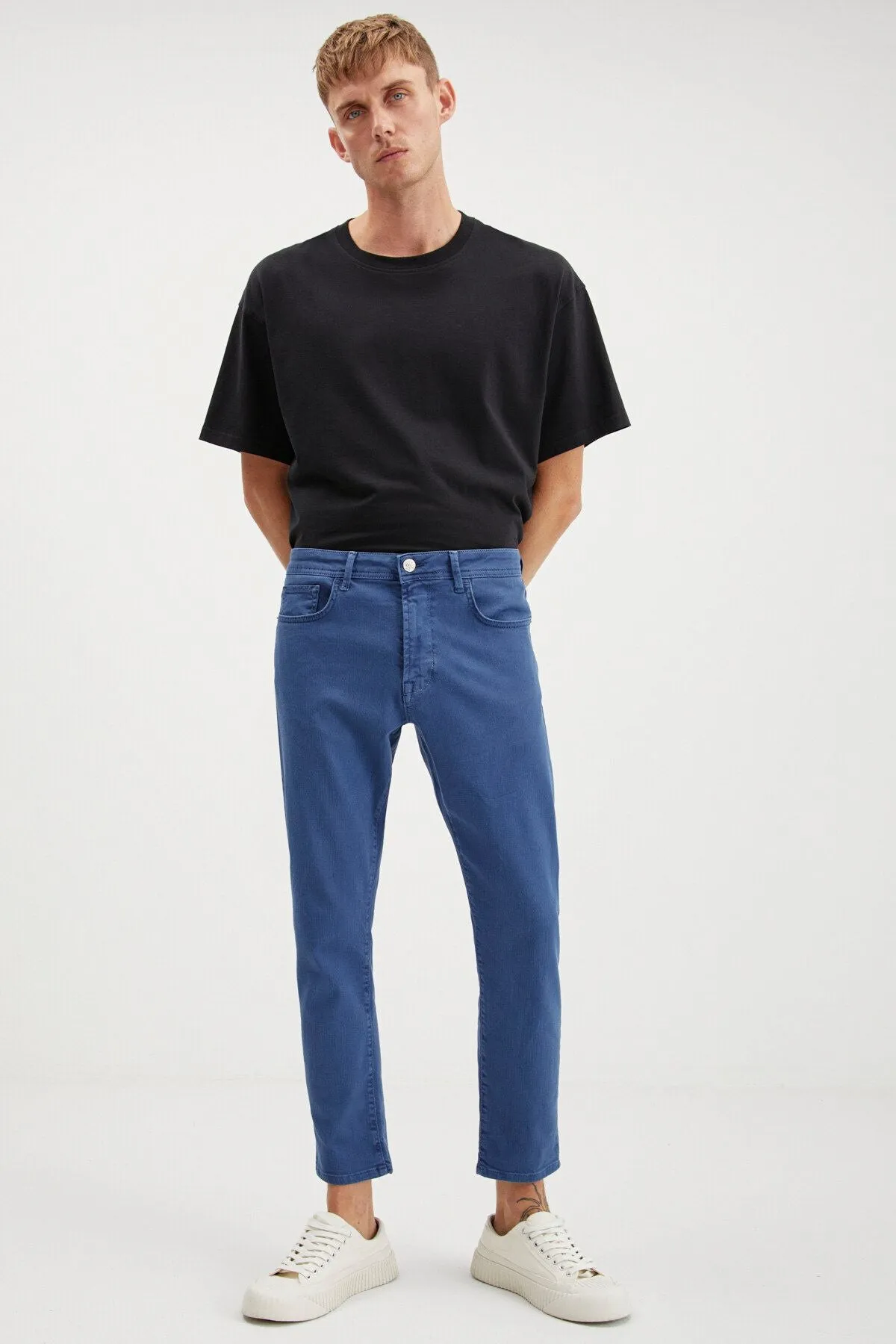 Antoni Men Tapered Fit Pipe Tota Thick textured flexible structure Magic denim jeans blue jeans