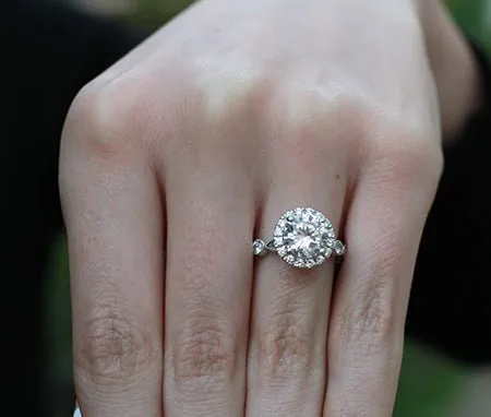Aubretia - Round Lab Diamond Engagement Ring (IGI Certified)