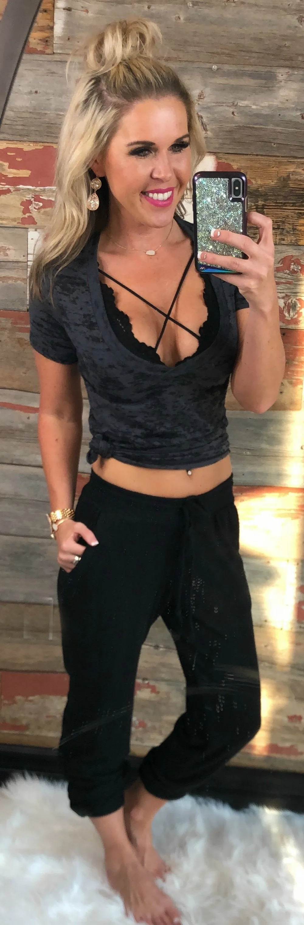 BASIC BURNOUT DEEP V-NECK TEE - BLACK