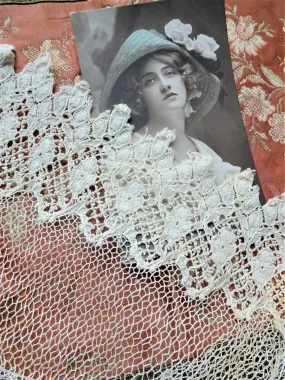 BEAUTIFUL Victorian Lace Trim, Flounce,Intricate Pattern For Dress,Dolls,Flapper Dress,Heirloom Sewing,Collectible Antique Textiles