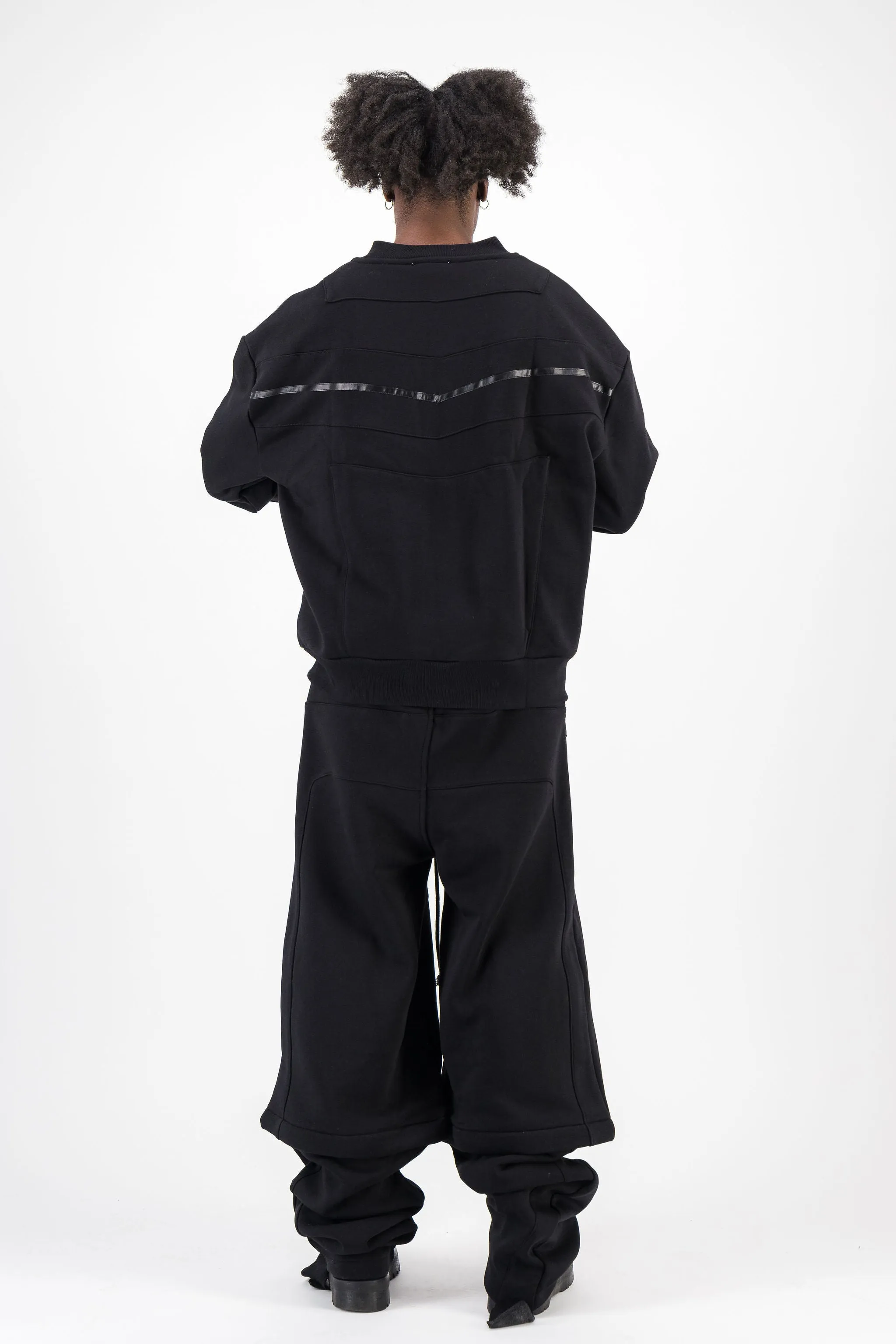 BLACK CREWNECK BOMBER VEST
