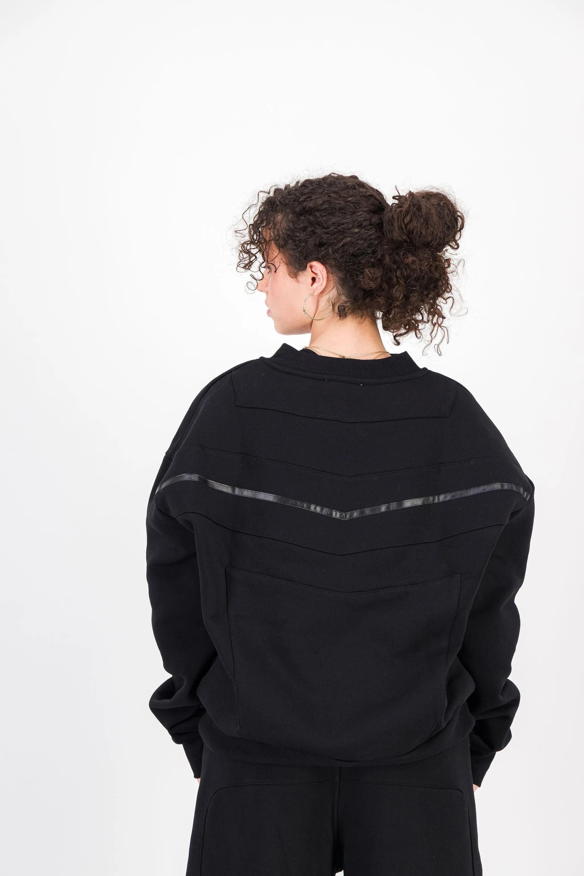 BLACK CREWNECK BOMBER VEST