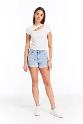 Brittany - Roll Cuff Raw Hem Short In Light Indigo
