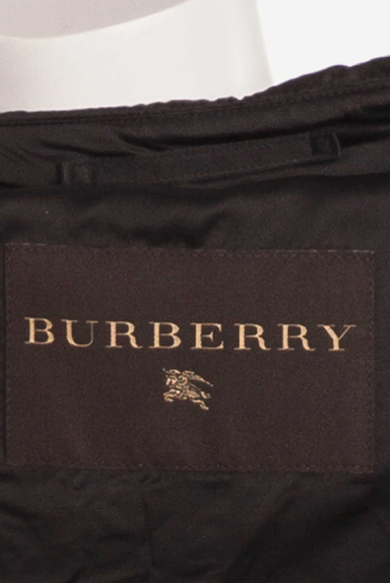 Burberry - Silk Black Button Up Trench Coat with Belt - FR 42