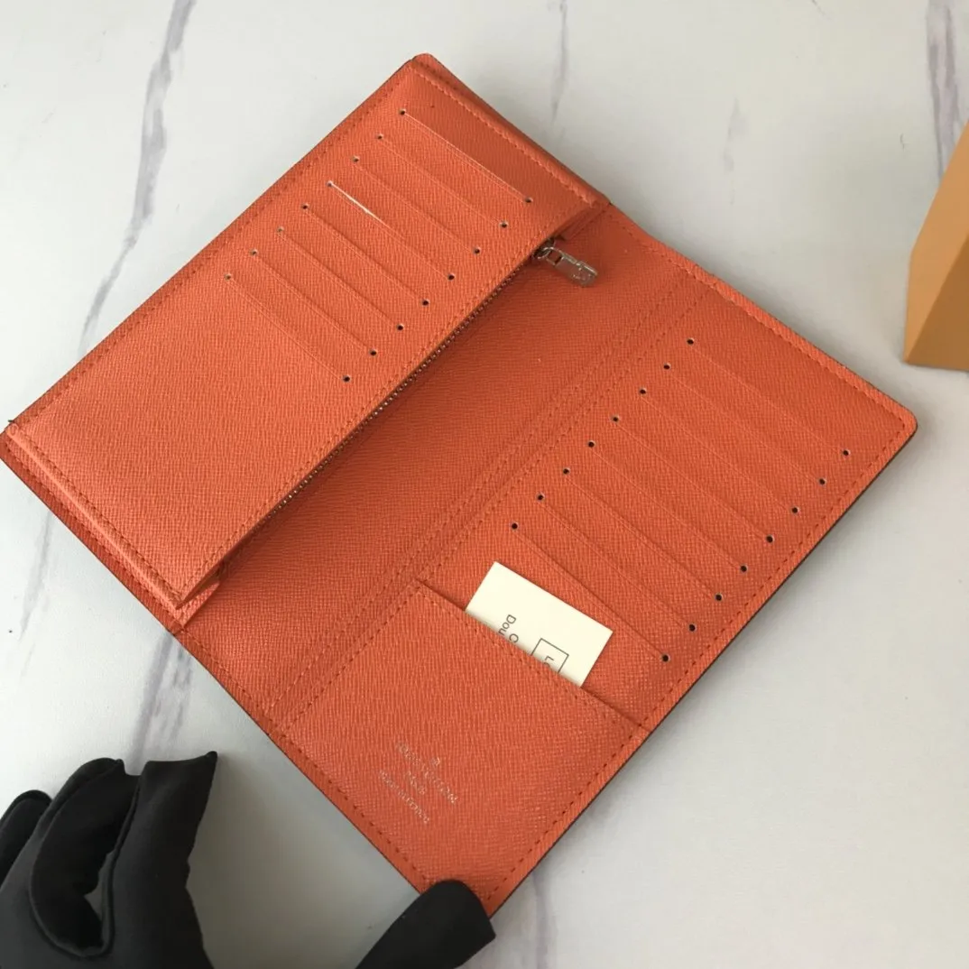 CE - New Wallets LUV 050