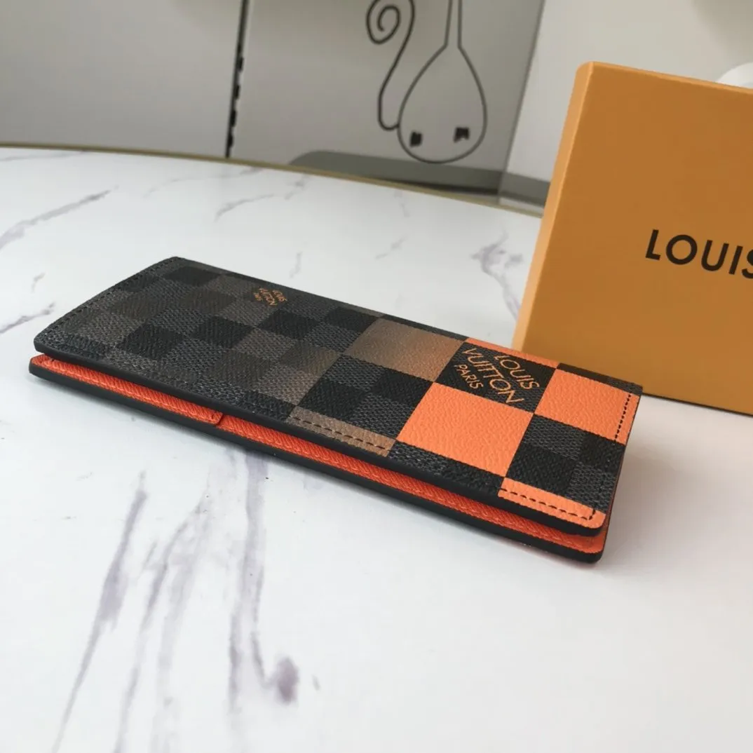 CE - New Wallets LUV 050