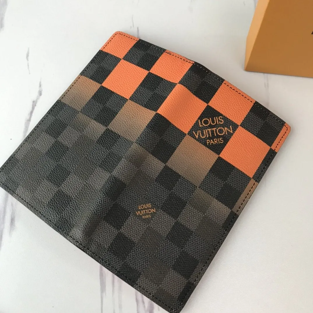 CE - New Wallets LUV 050
