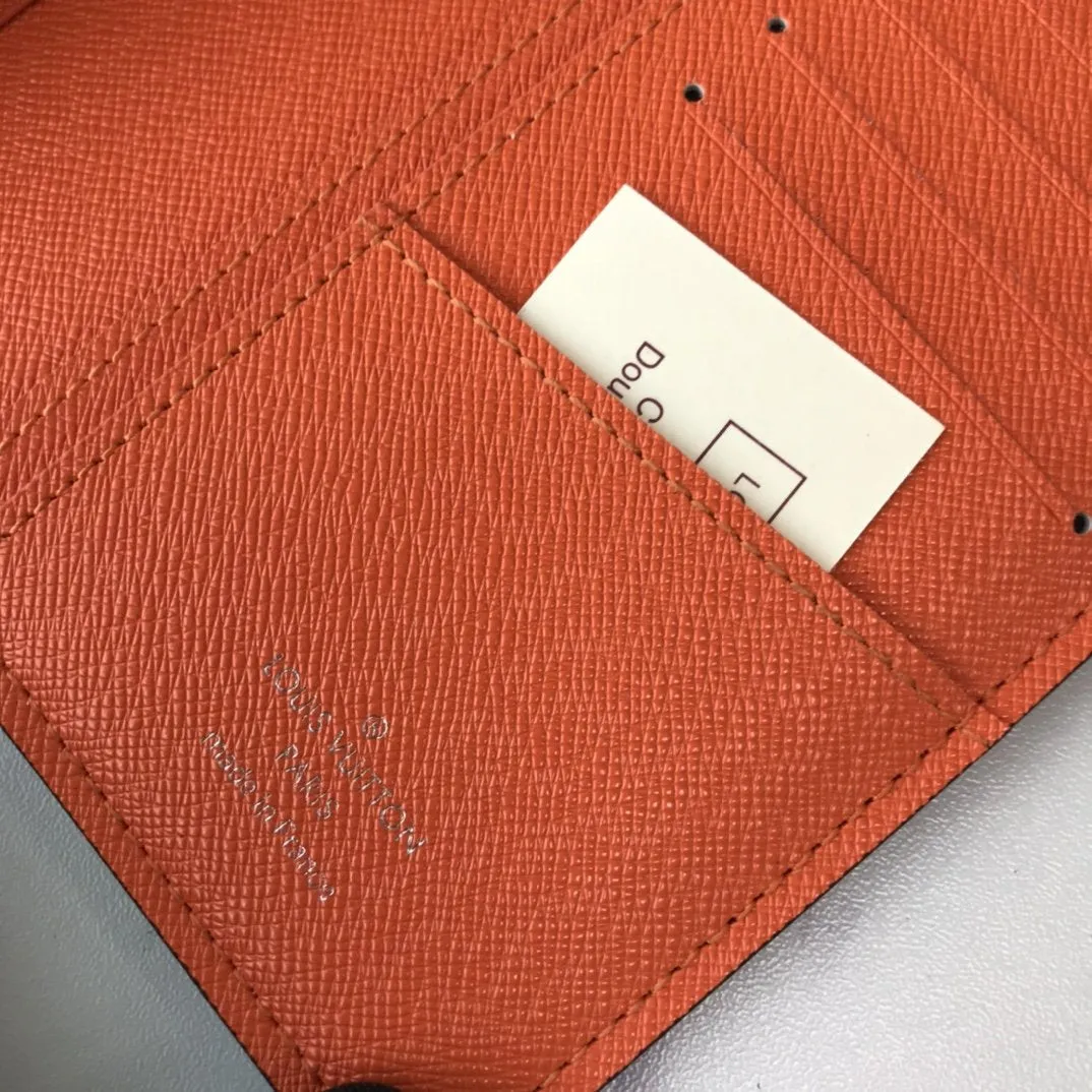 CE - New Wallets LUV 050