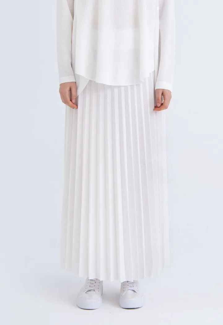 Choice Solid Color Knitted Pleated Long Skirt Off White