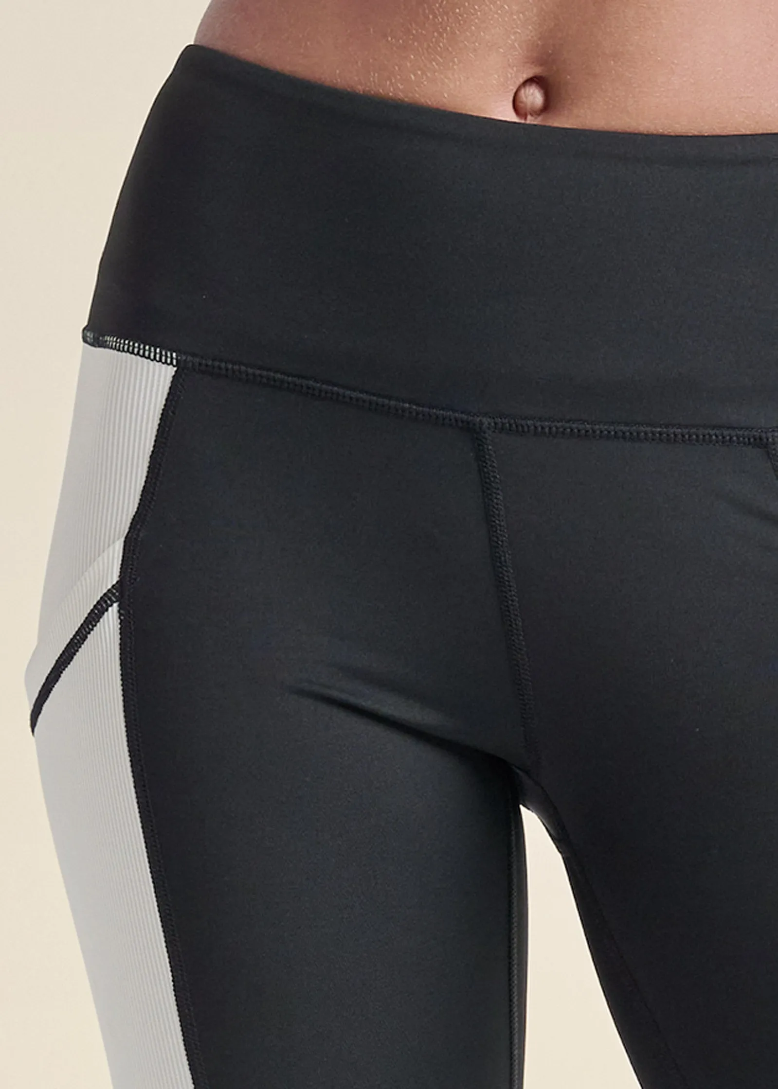 Color Block Active Leggings - Black & White