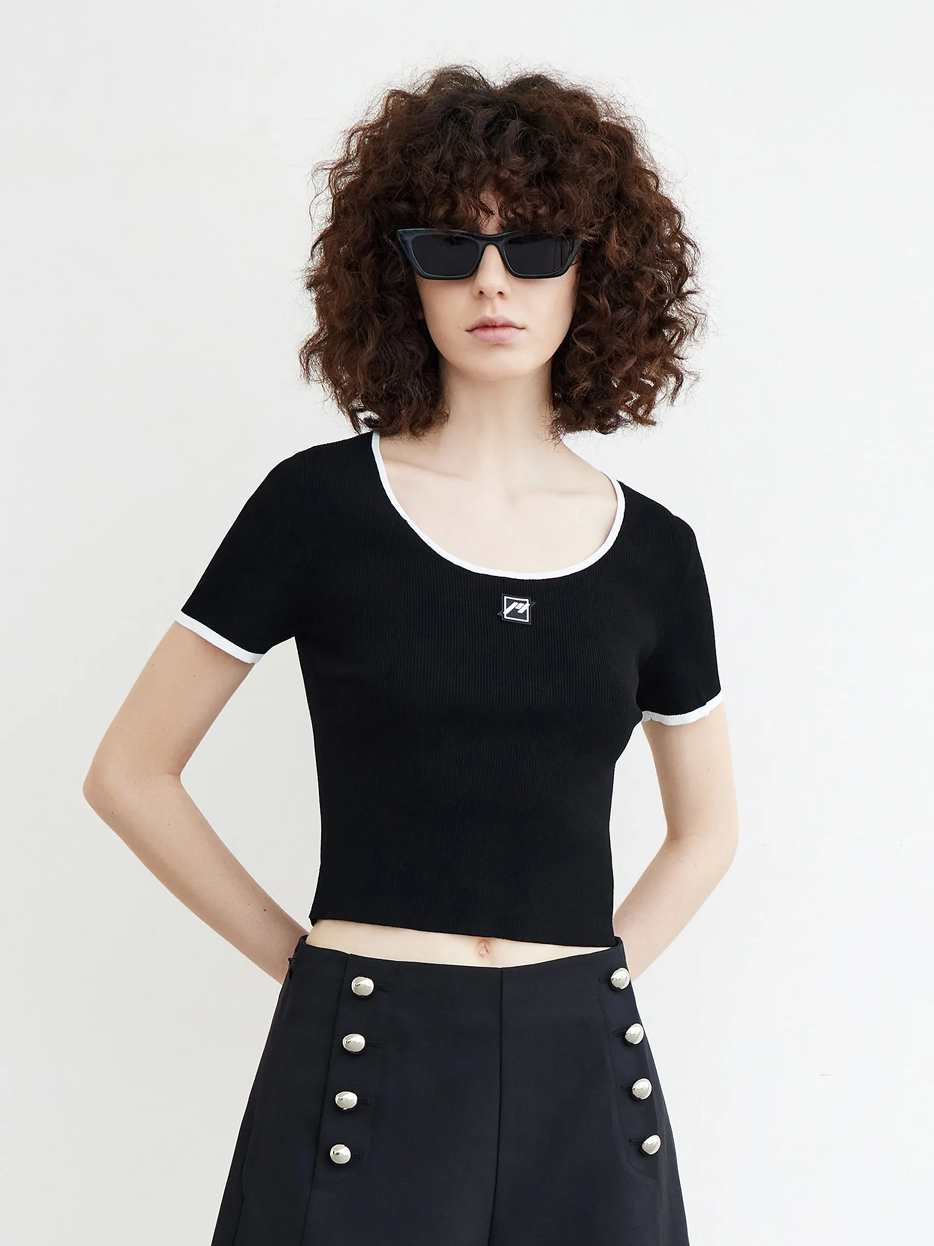 Contrast U-Neck Knit Top