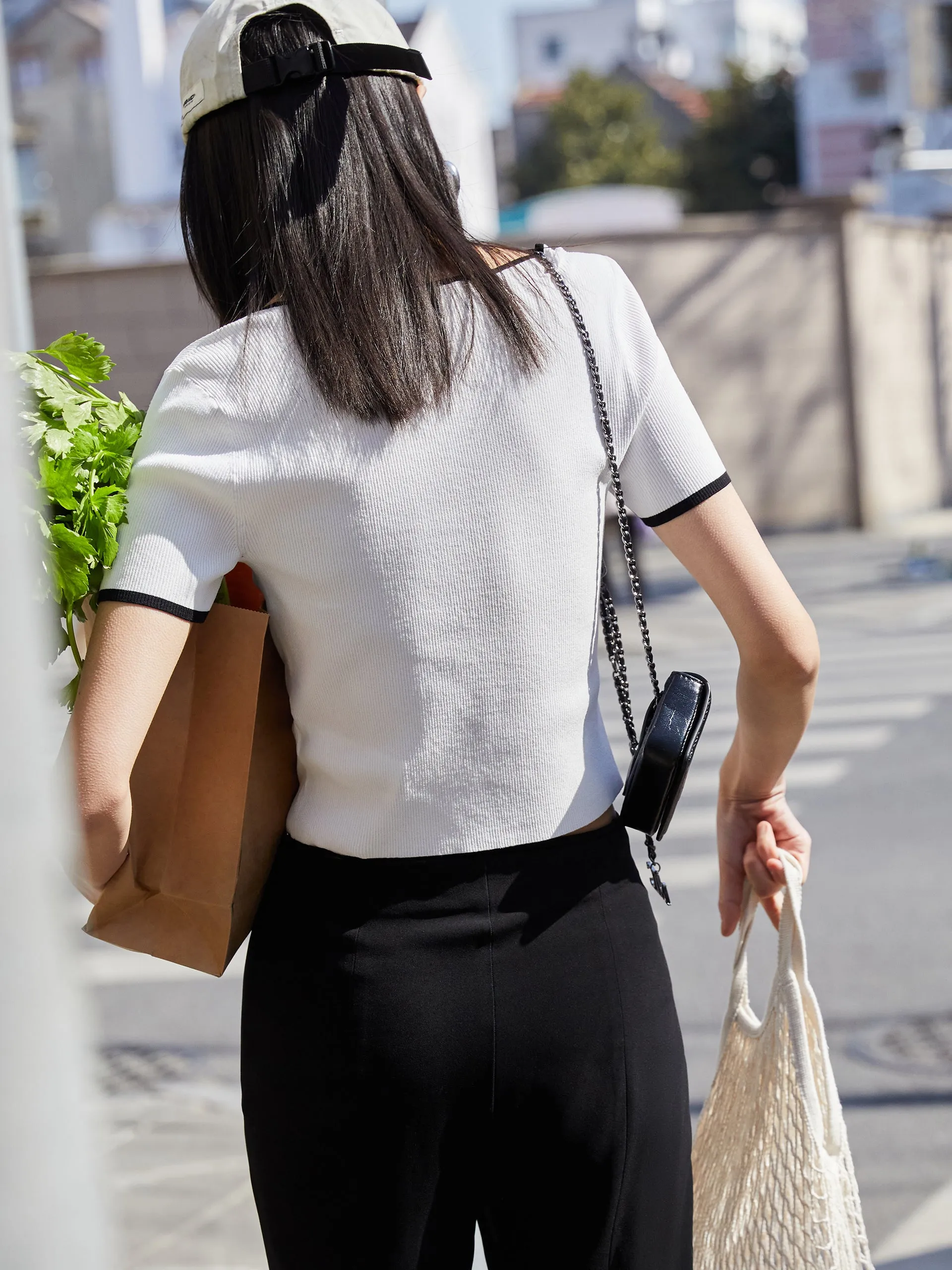 Contrast U-Neck Knit Top