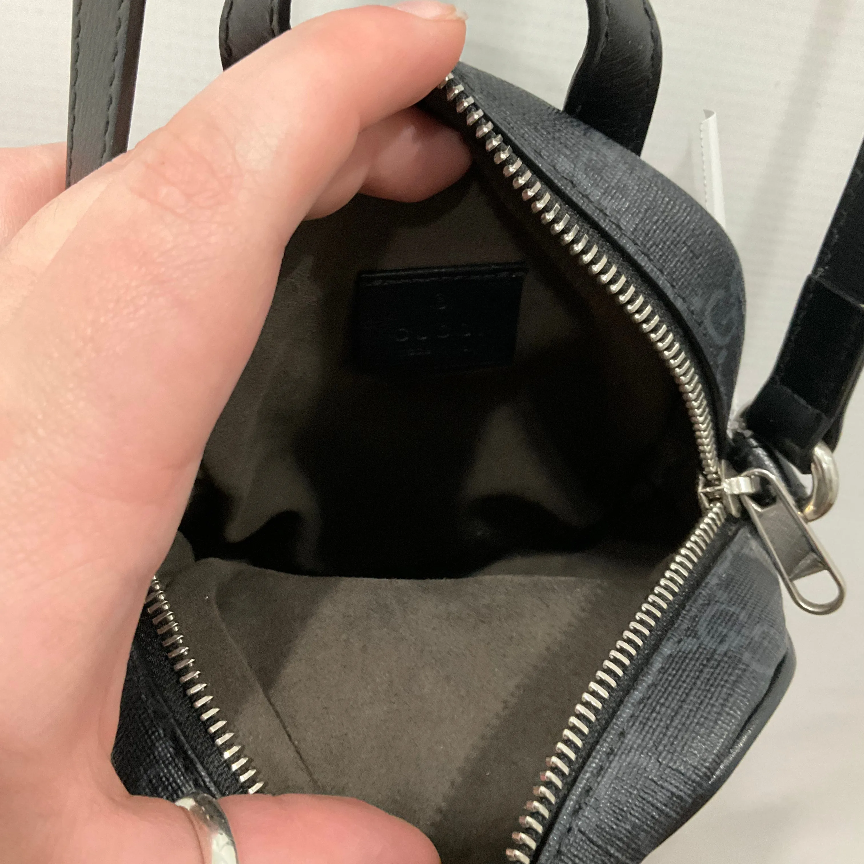 Crossbody Designer By Gucci  Size: Small