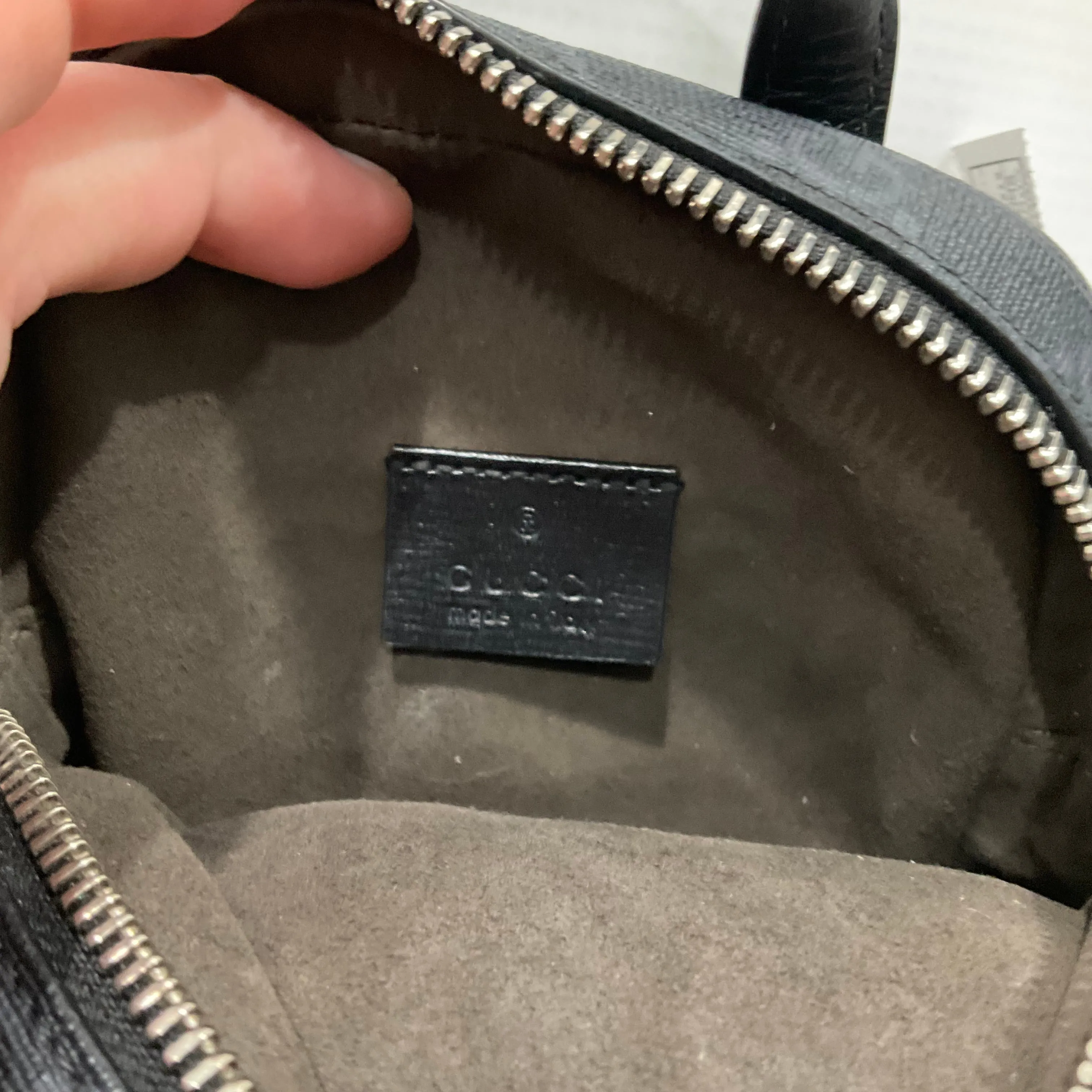 Crossbody Designer By Gucci  Size: Small