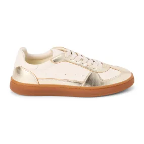 Dana Low-Top Sneaker