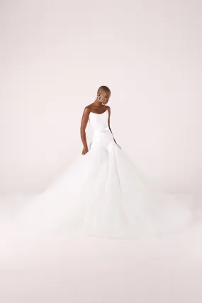 Elegant Tulle Ball Gown with Low Satin Corset and Graceful Train