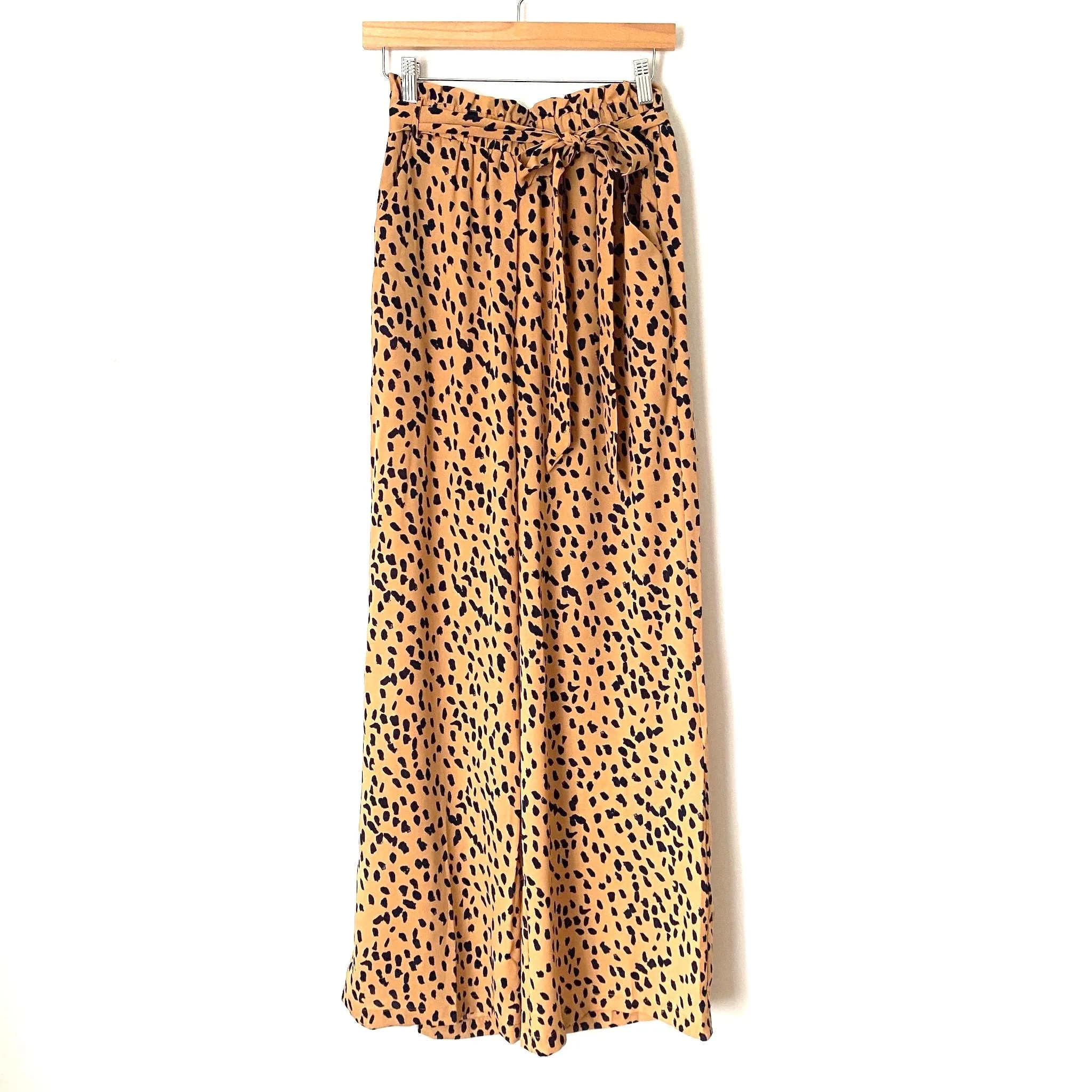 Essue Animal Print Flowy Paperbag Waist Pants NWT- Size S