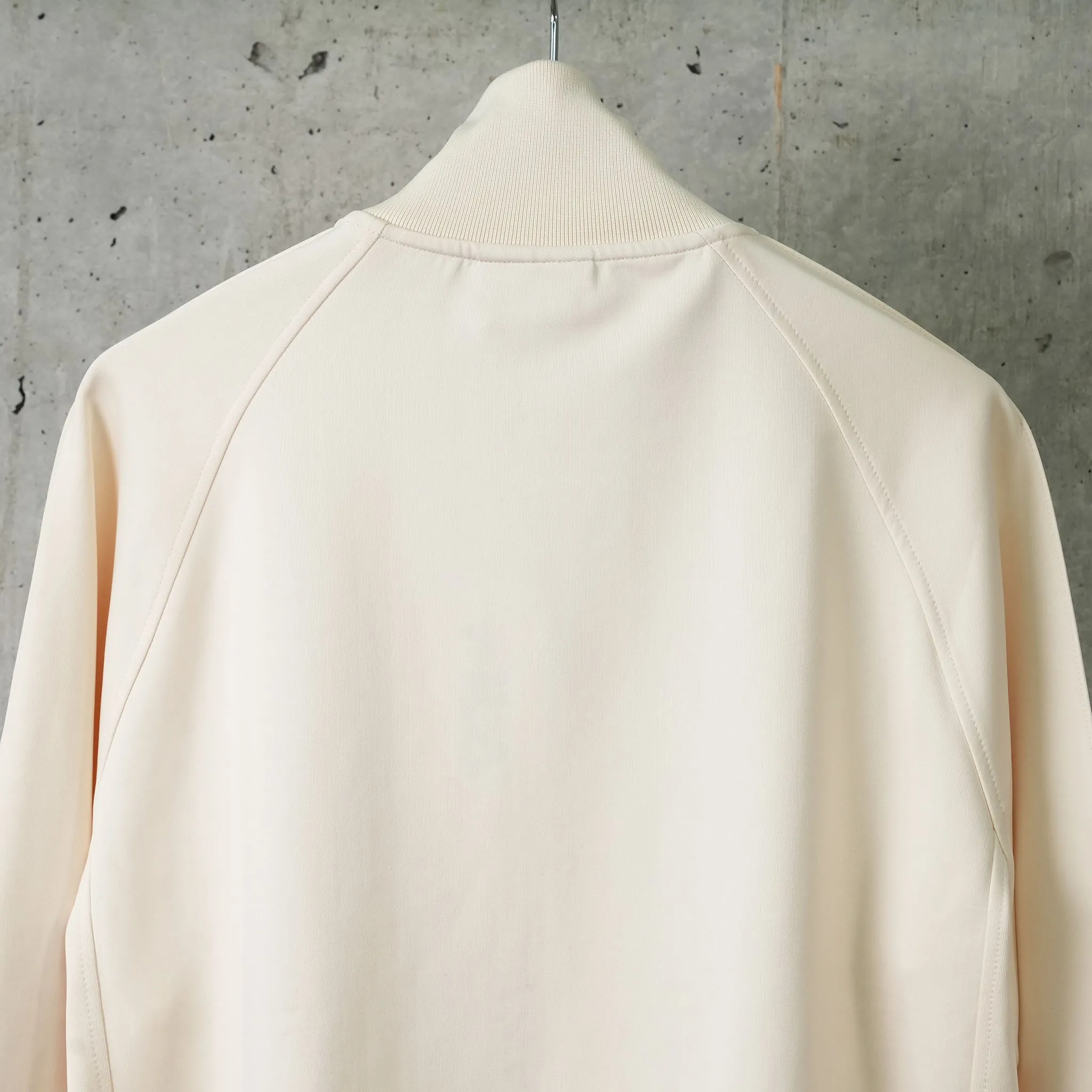 F  ACE TRACK TOP / C001:IVORY
