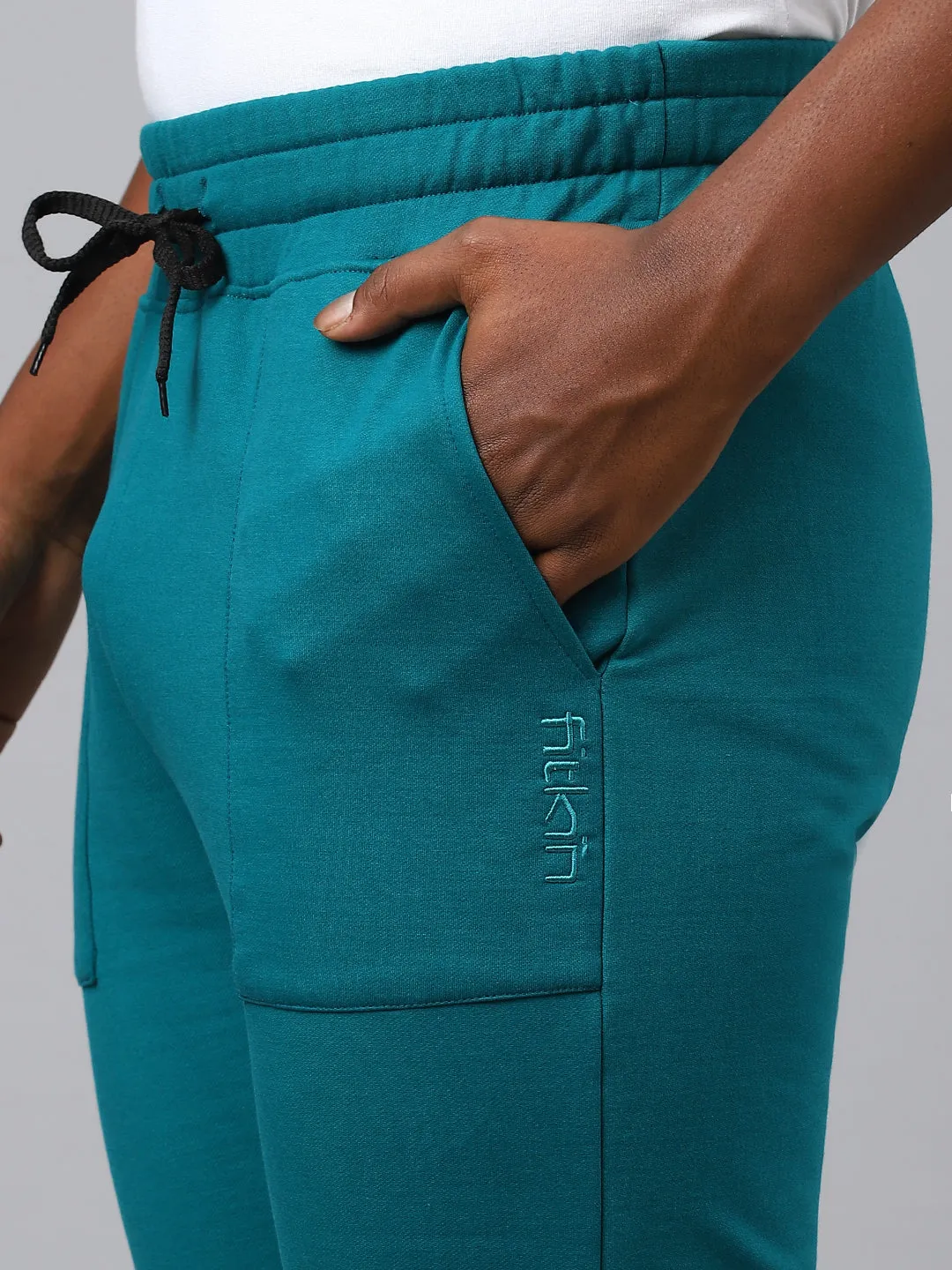 Fitkin Men Green Cargo Fleece Jogger