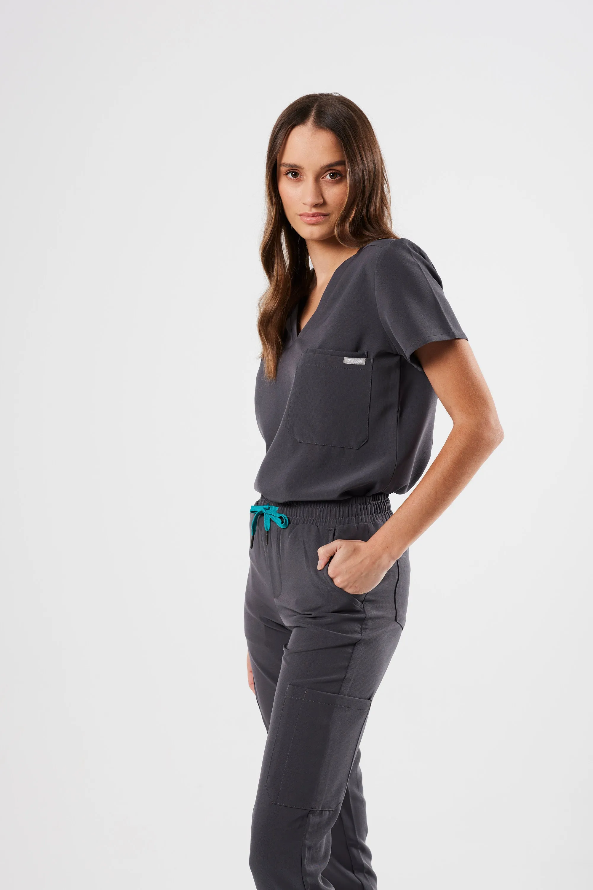 FLEX ONE-POCKET WOMEN'S SCRUB TOP (PEWTER GREY)