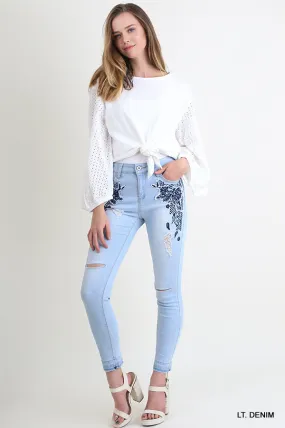 Floral Embroidered Distressed Skinny Jeans