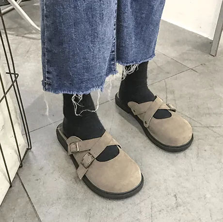 Grunge Closed Toe Soft Leather Cut Heel Sandals