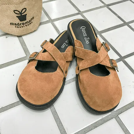Grunge Closed Toe Soft Leather Cut Heel Sandals