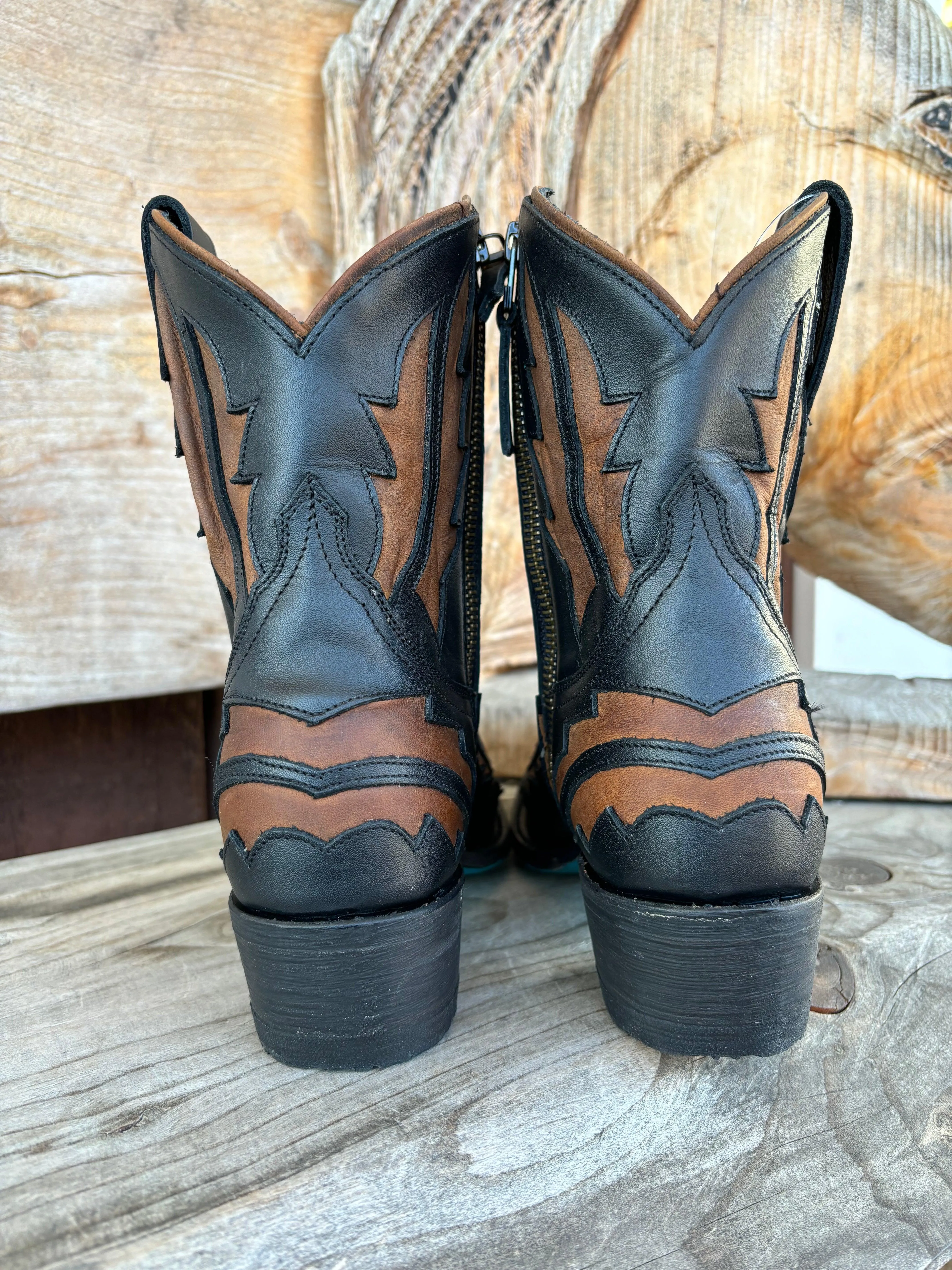 Lane Boots Women’s Jet black & Caramel Walk the Line Cowgirl Bootie LB0478F