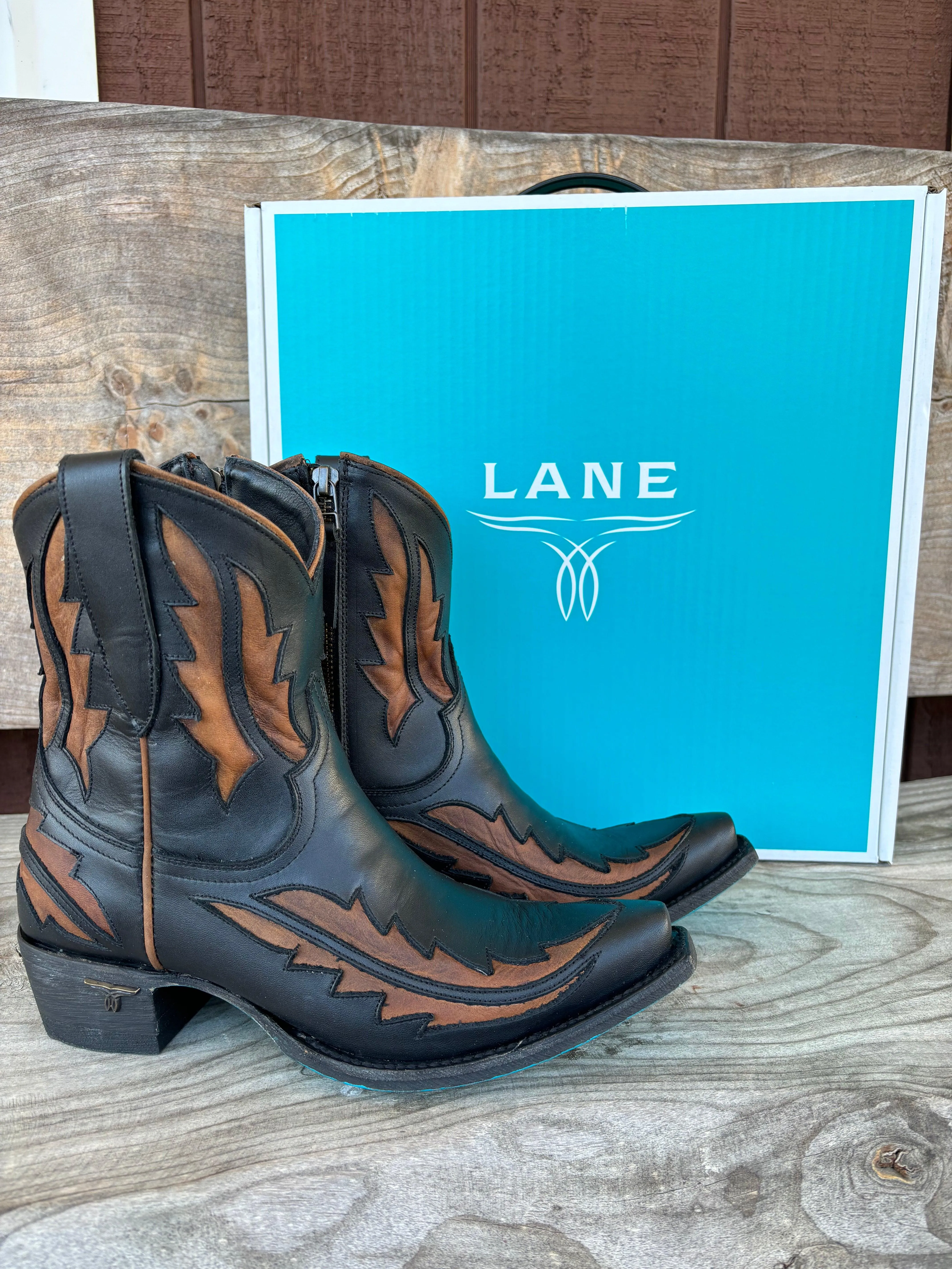 Lane Boots Women’s Jet black & Caramel Walk the Line Cowgirl Bootie LB0478F