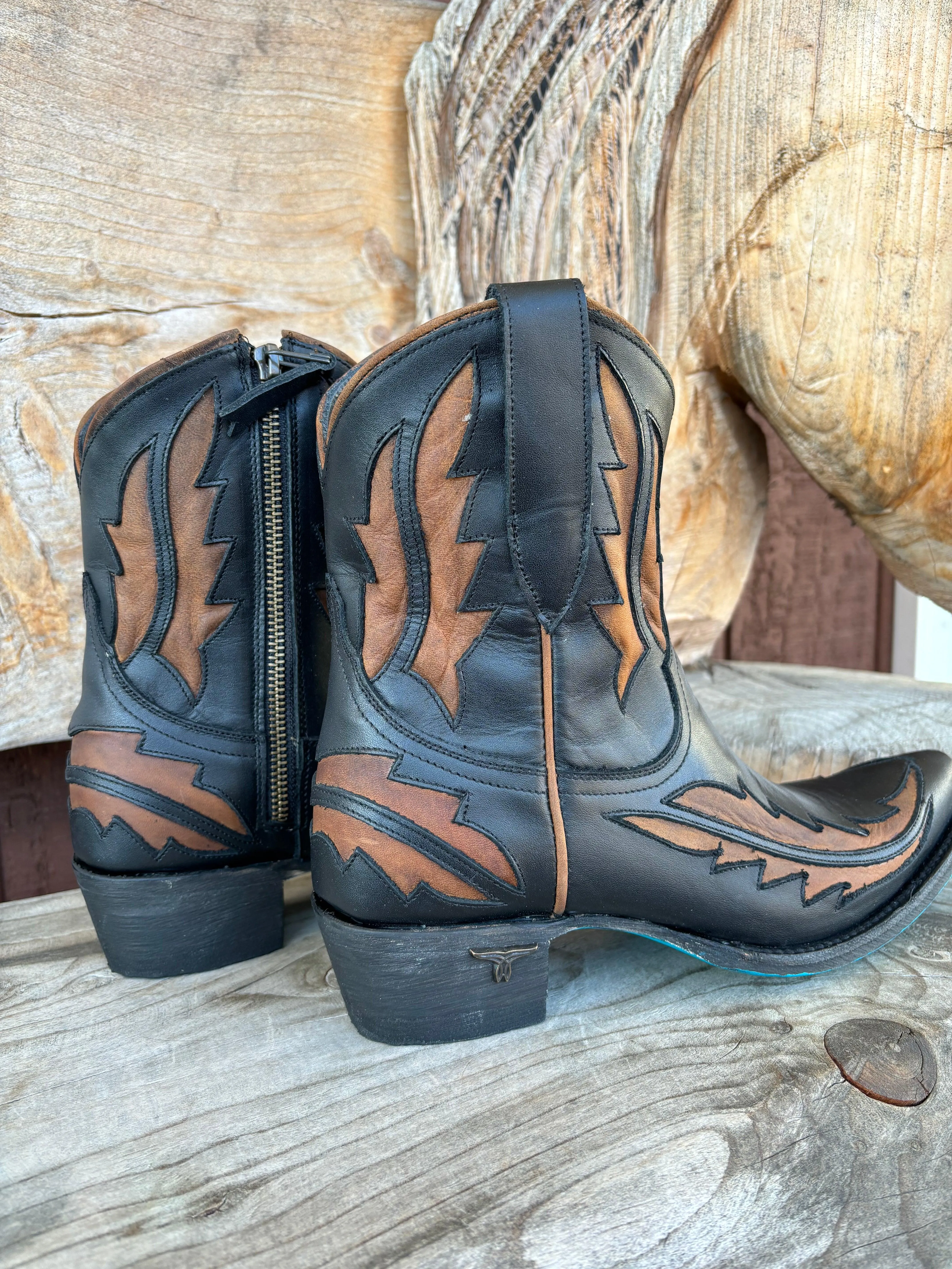 Lane Boots Women’s Jet black & Caramel Walk the Line Cowgirl Bootie LB0478F