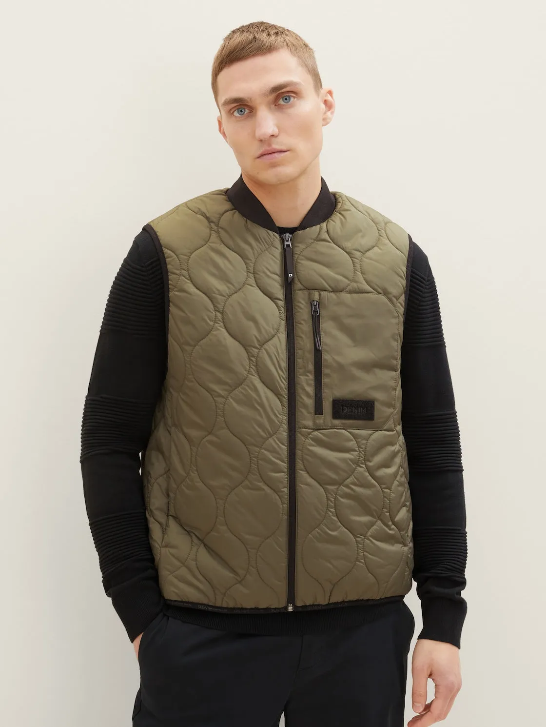 LIGHT WEIGHT VEST
