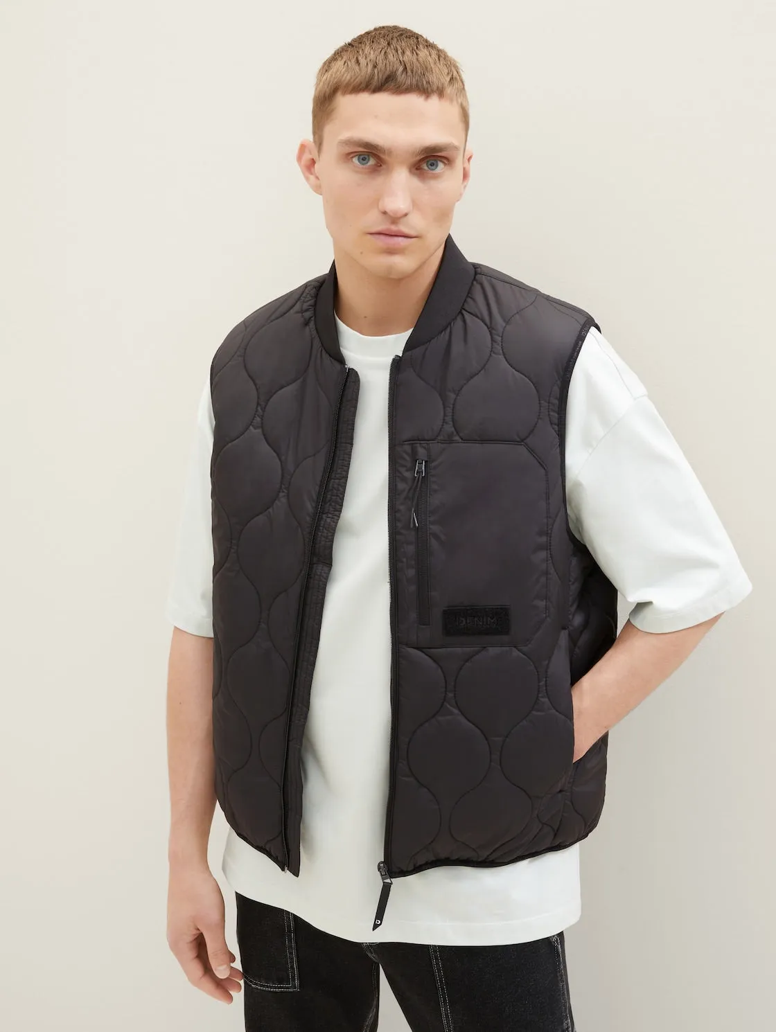 LIGHT WEIGHT VEST