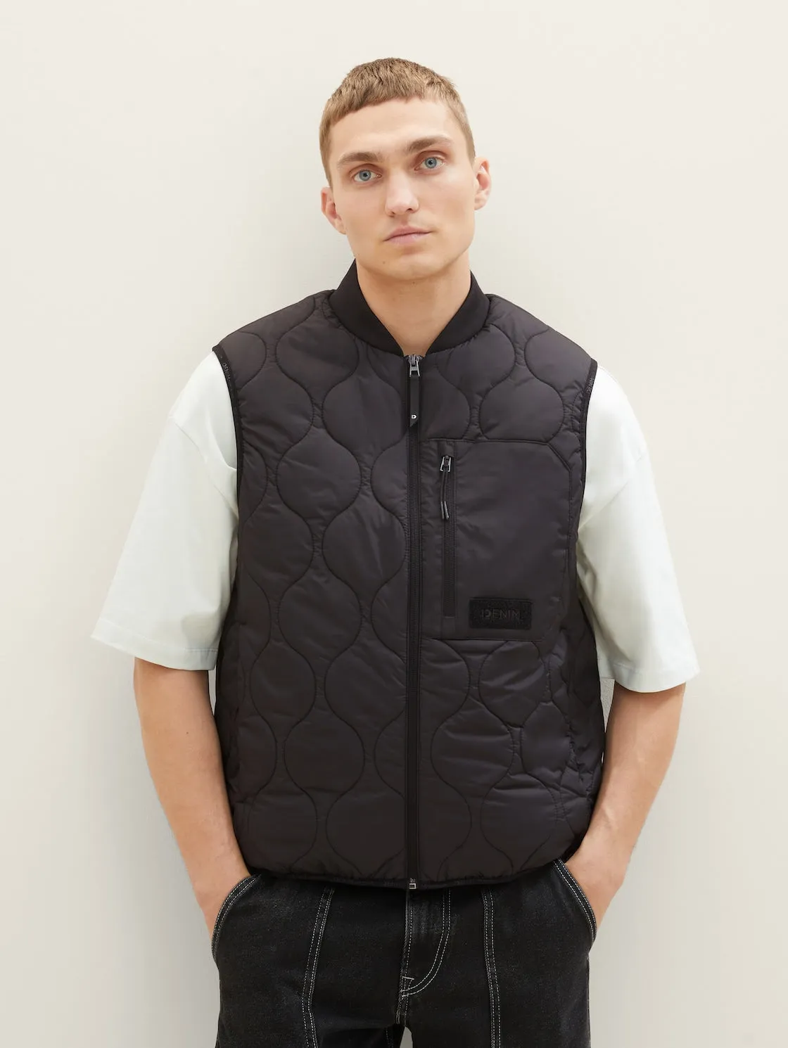 LIGHT WEIGHT VEST