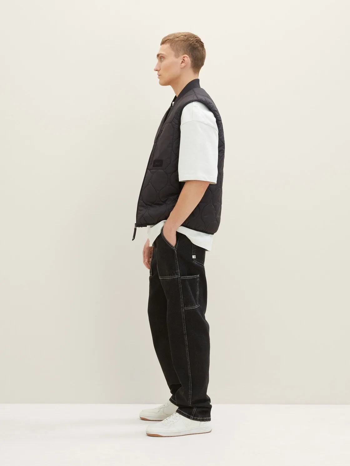 LIGHT WEIGHT VEST