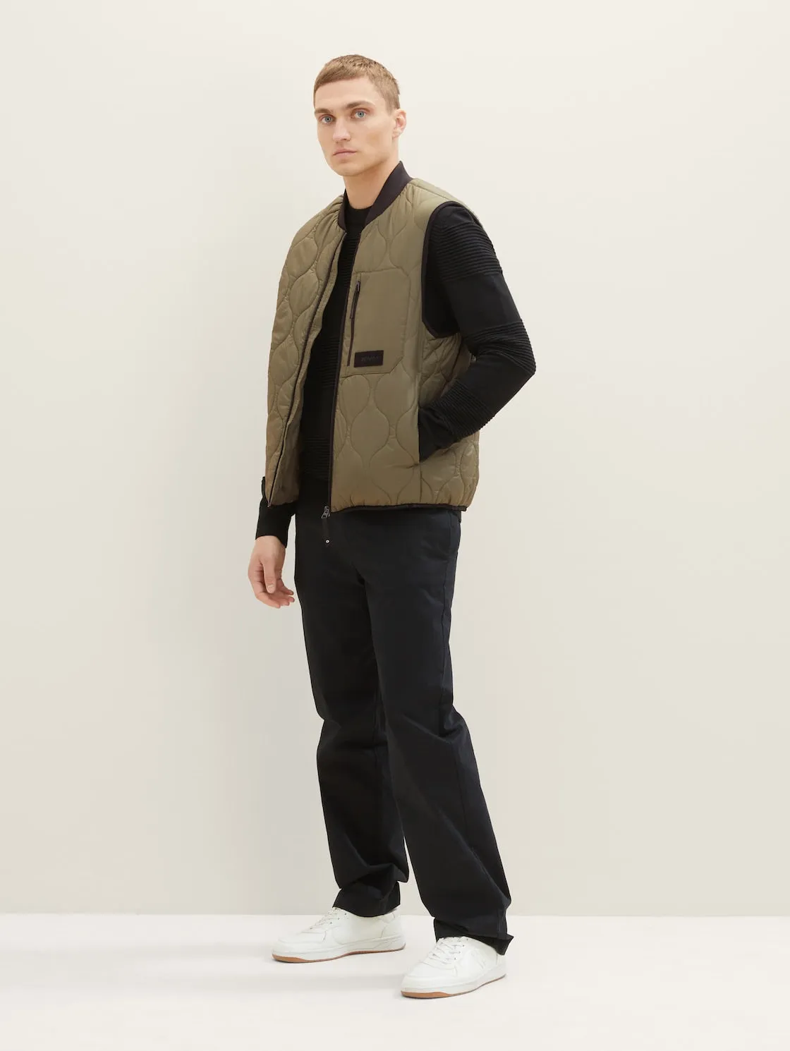 LIGHT WEIGHT VEST