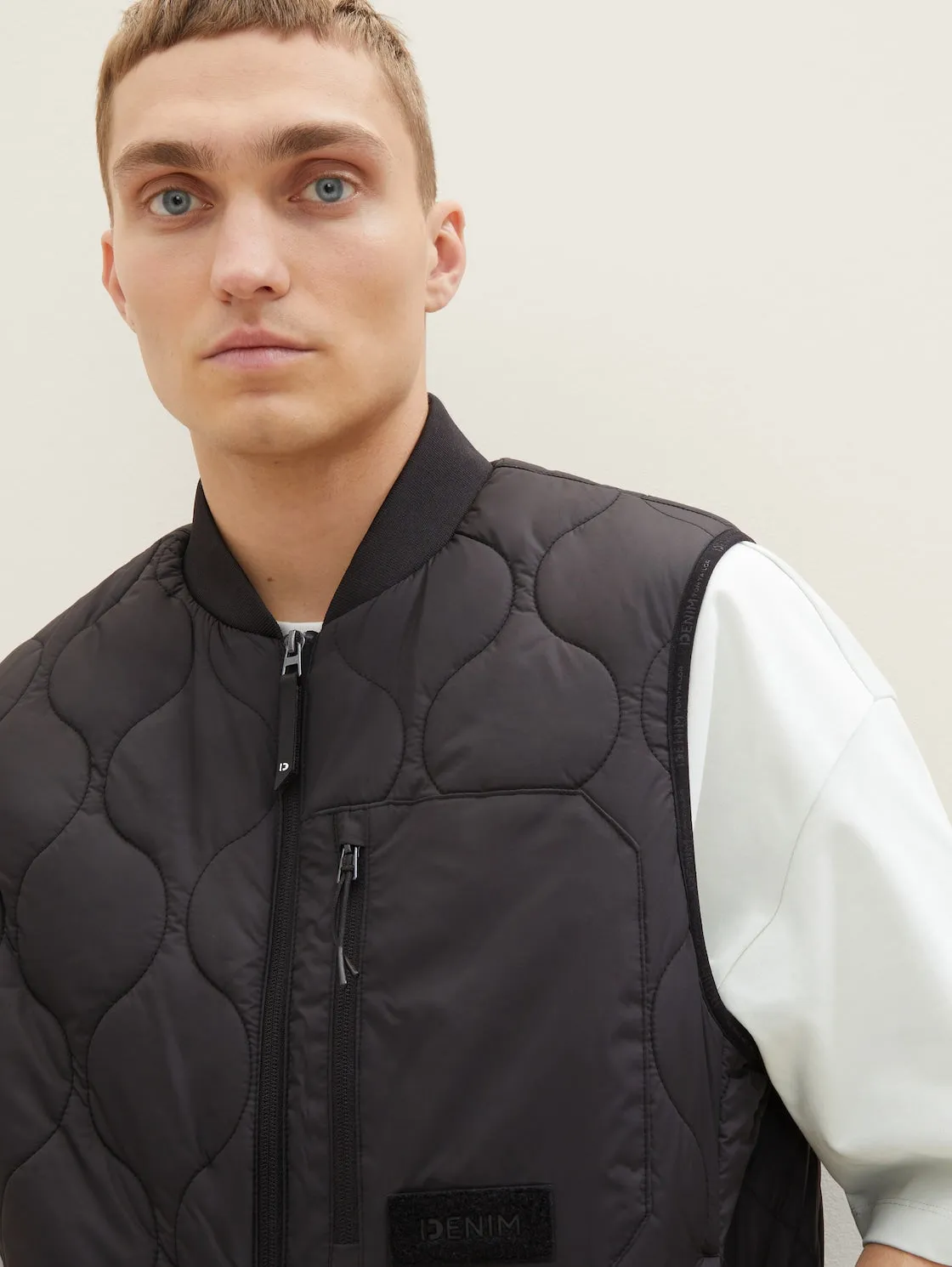LIGHT WEIGHT VEST