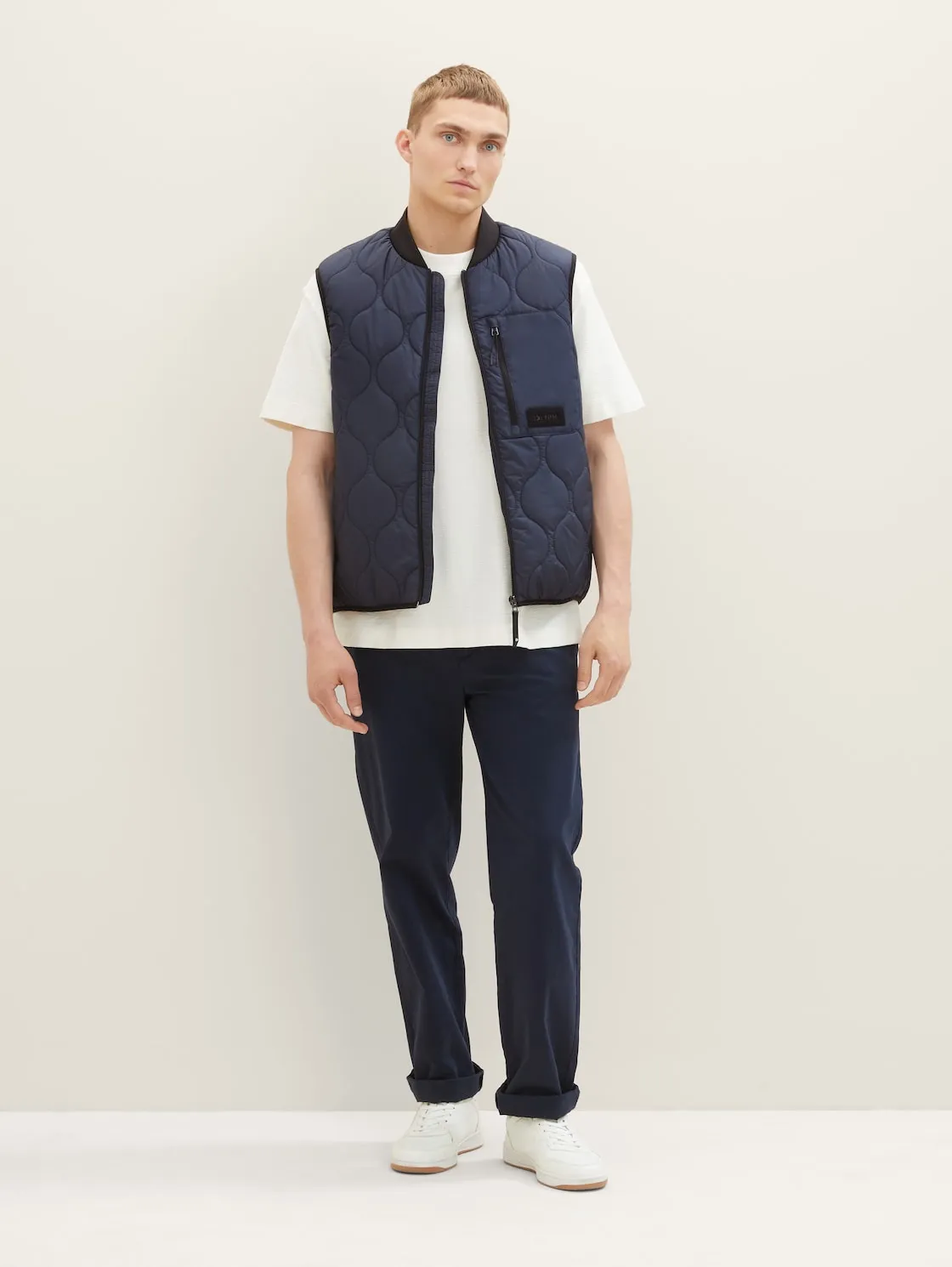LIGHT WEIGHT VEST
