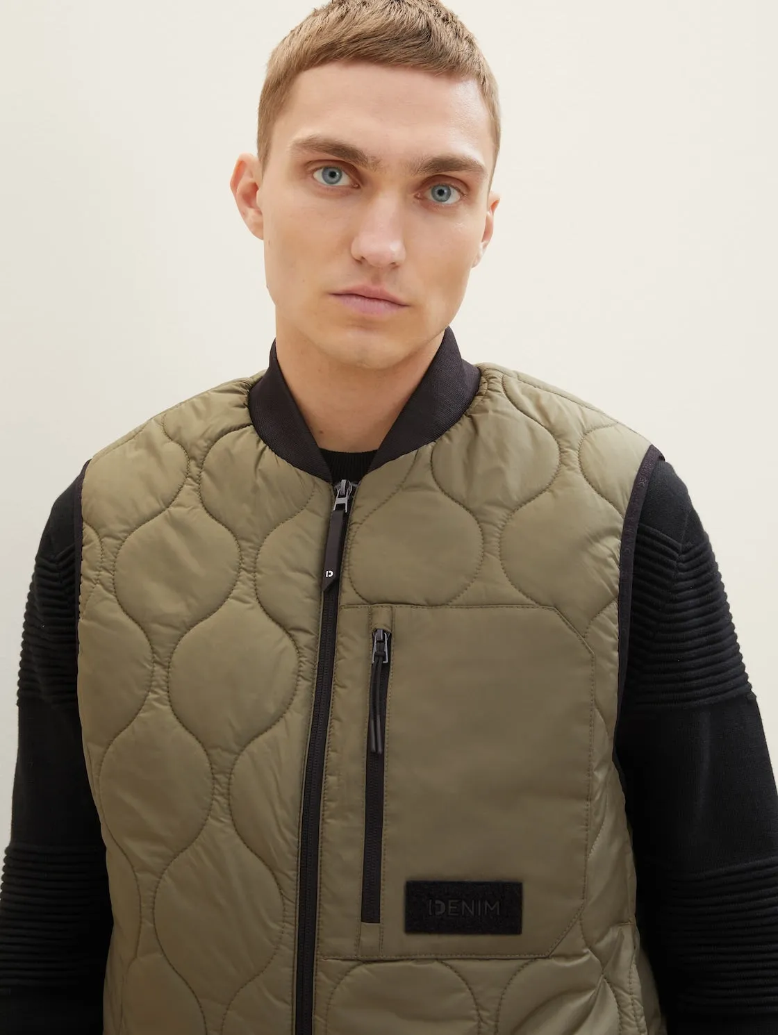 LIGHT WEIGHT VEST