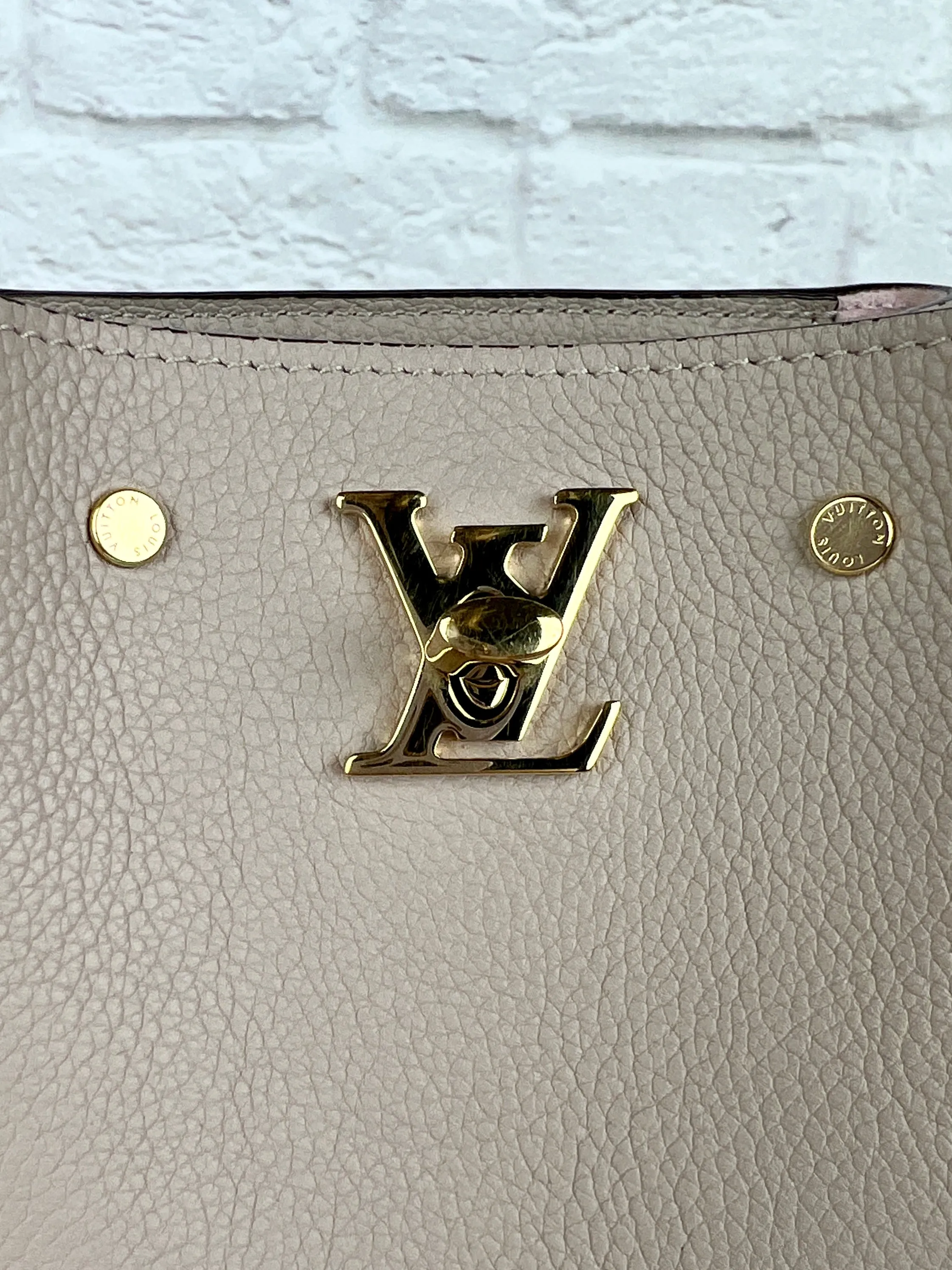Louis Vuitton Nano Lockme Bucket bag , Greige Beige