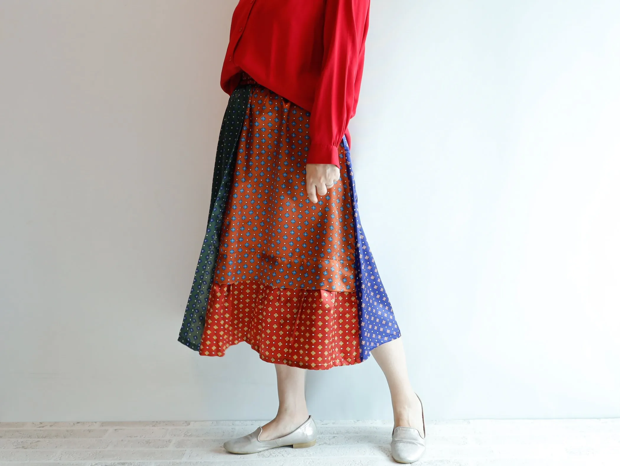 <S38RM> HANDSOME PATCHED WORK  SATIN Skirt  -Length 73cm