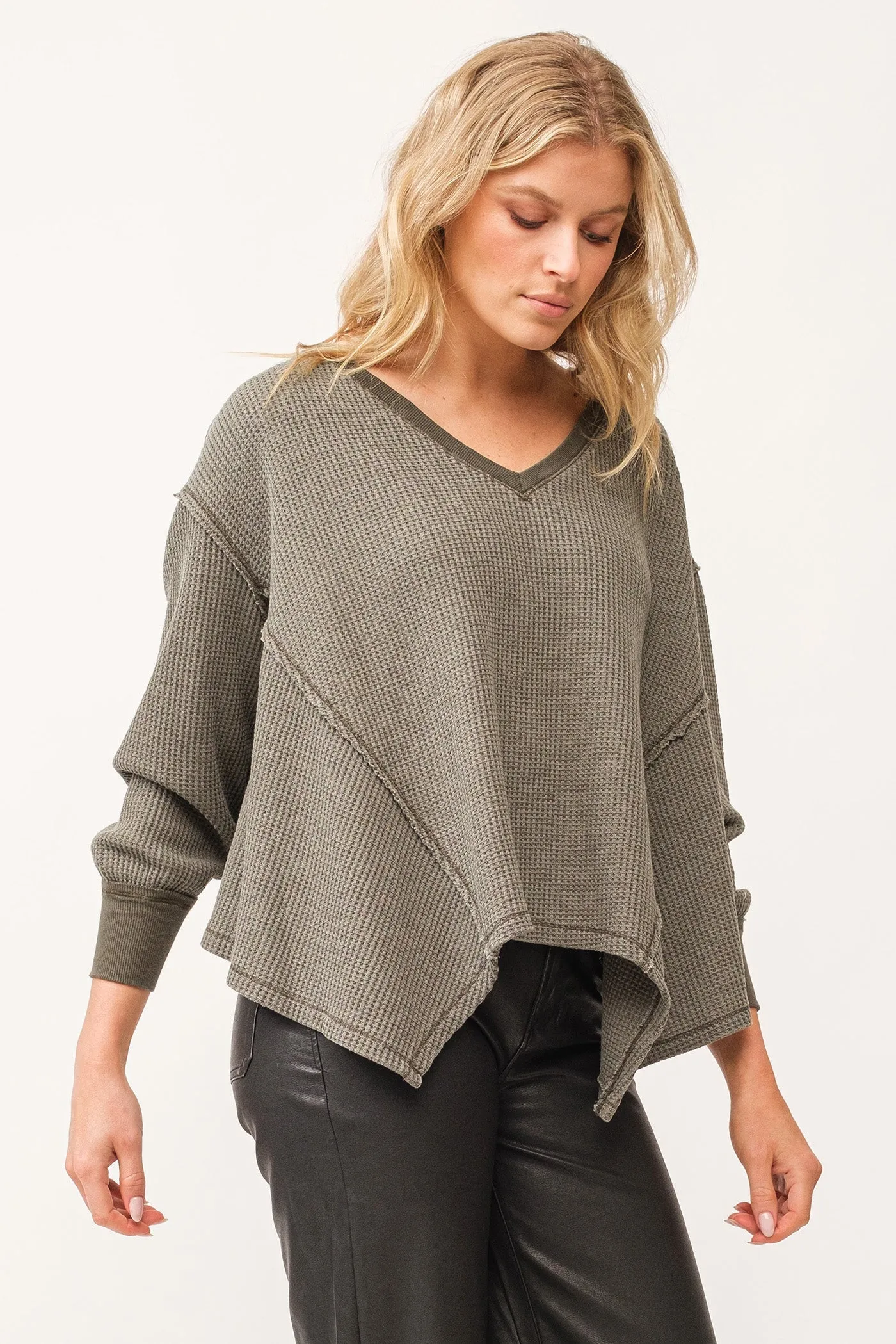 MIRA V-NECK OVERSIZED LONG SLEEVE TOP DARK OLIVE