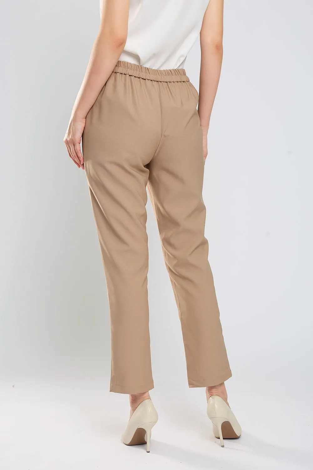 Monalise Tailored Pants in Khakis