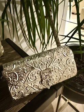 Mughtallic Clutch