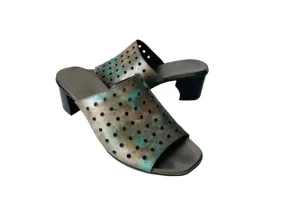 MUNRO Women’s Jules Mixed Metal Leather Perforated Sandals Size 9