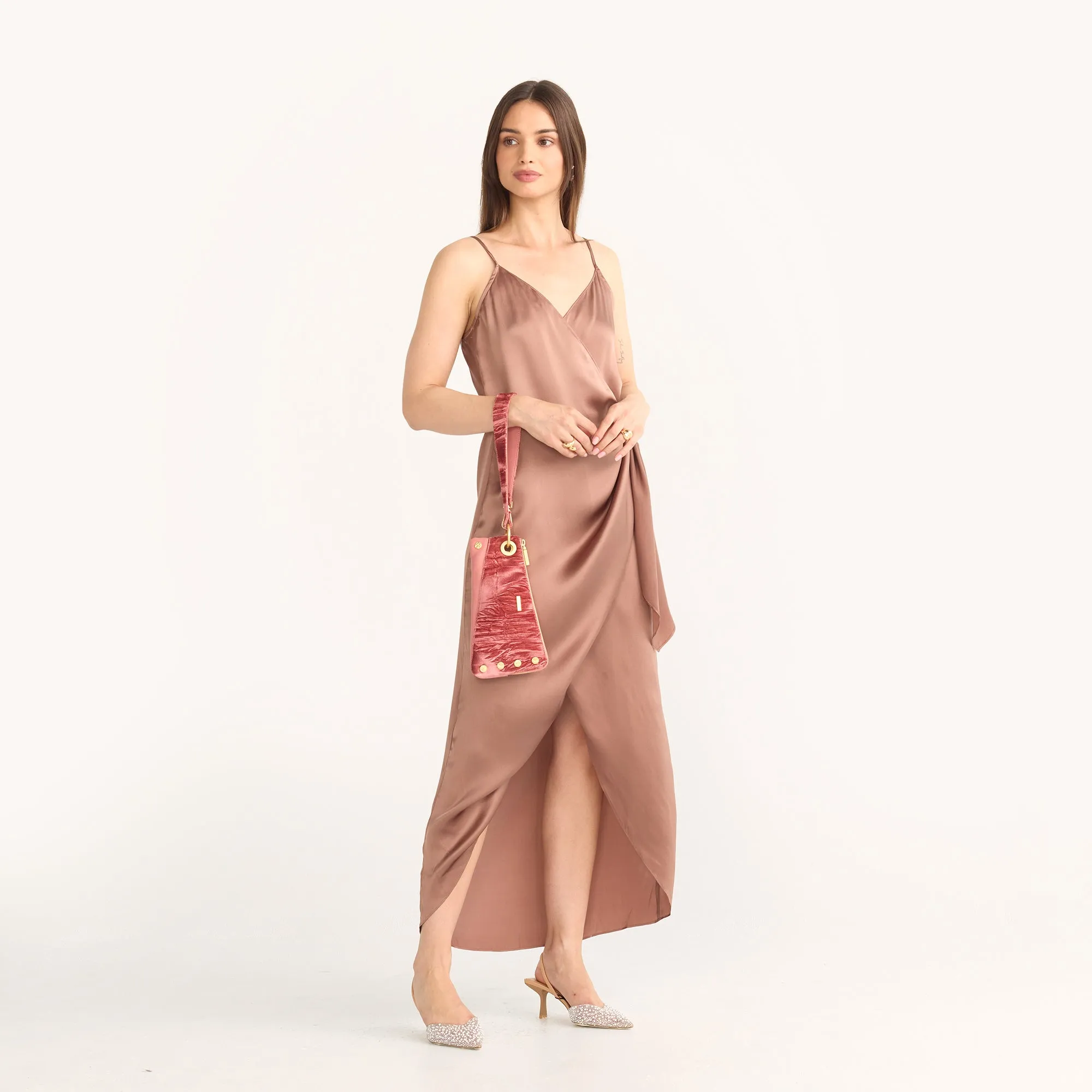 Nash Pochette | Curtain Call Pink/Brushed Gold Hammered