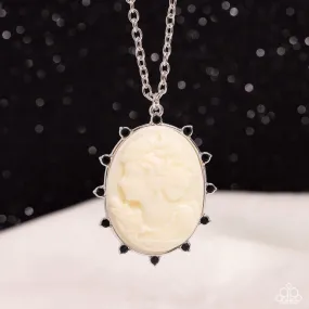 Necklaces Romantic Artistry - Black